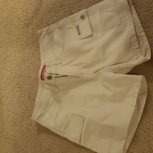 Unionbay, Size 3, Cream Cargo Style Shorts